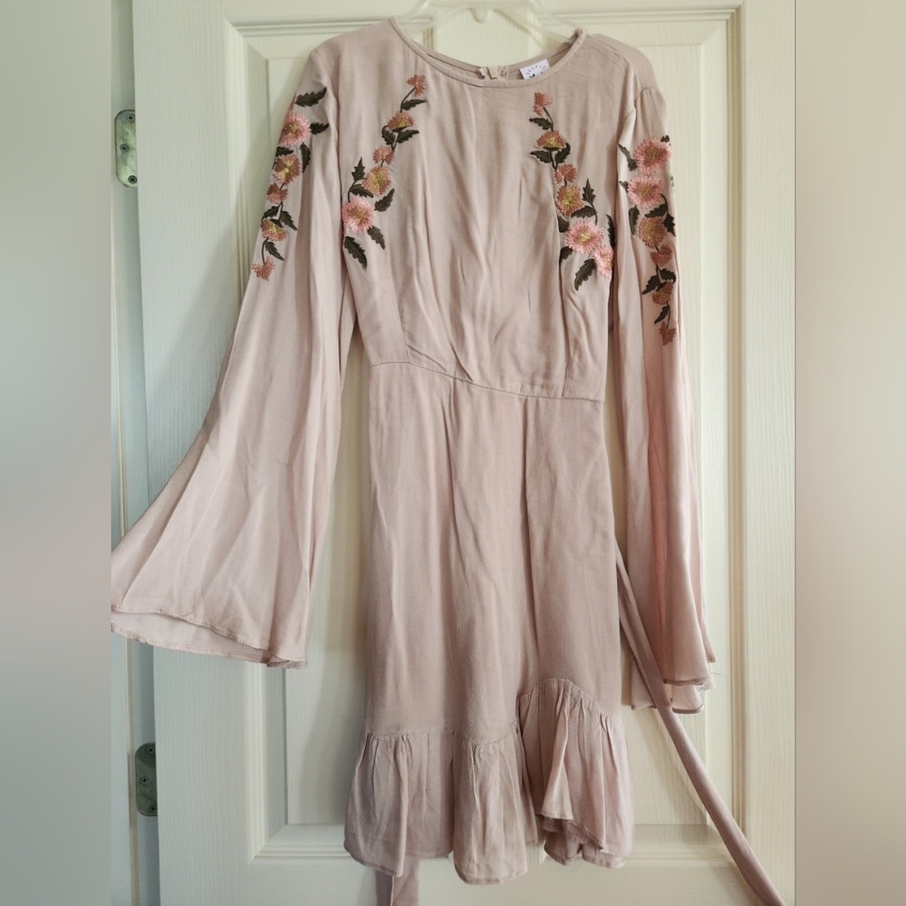 Elegant Pink Floral Embroidered Dress